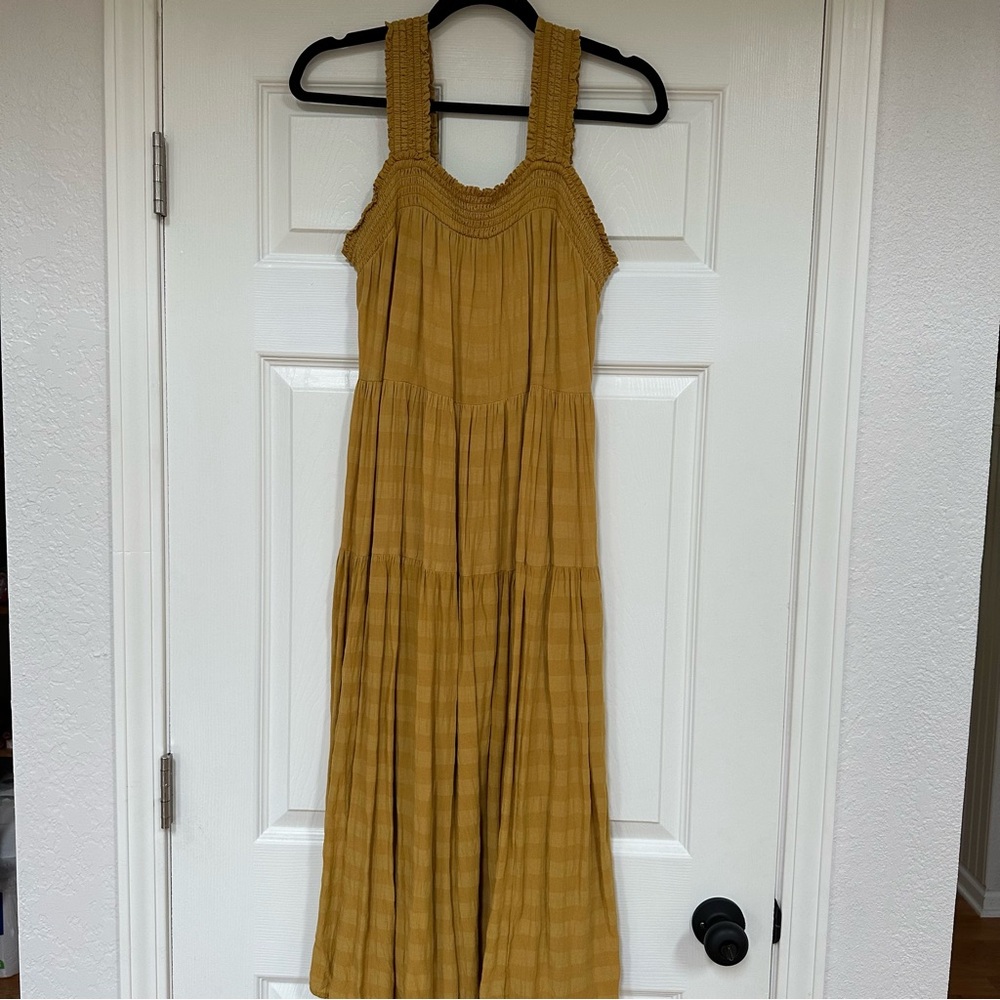 Old Navy gold tiered checkered dress